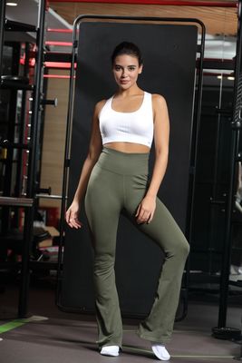 Des pantalons de yoga à nervures de luxe, parfaits pour le gymnase, le bureau et les sorties occasionnelles.