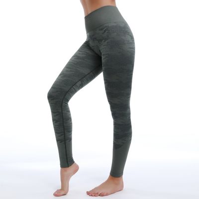 Des bas de compression teintés pour les femmes
