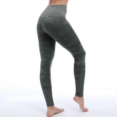 Des bas de compression teintés pour les femmes