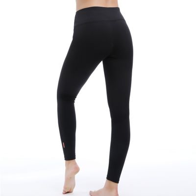 Des bas de yoga écologiques, des matériaux recyclés, résistants aux odeurs, parfaits pour le yoga chaud.